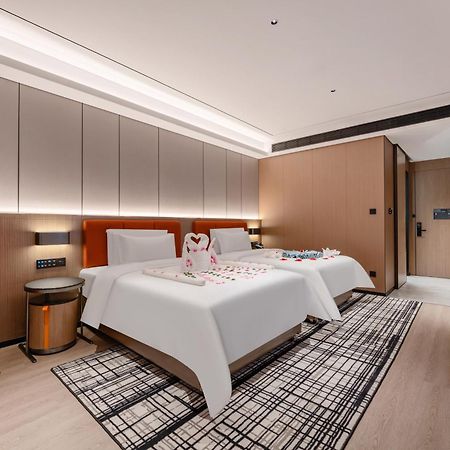 Liang Fan Holiday Inn Guangzhou Exterior photo