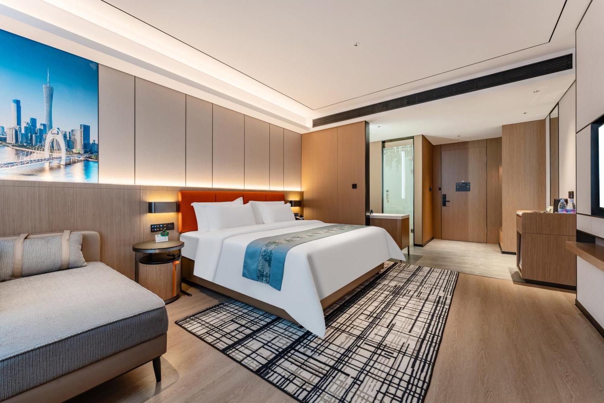 Liang Fan Holiday Inn Guangzhou Exterior photo