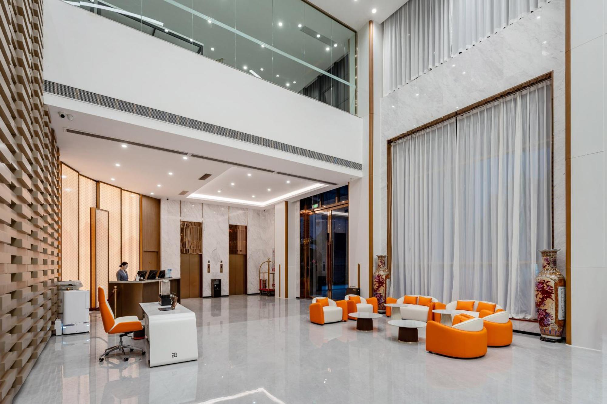 Liang Fan Holiday Inn Guangzhou Exterior photo
