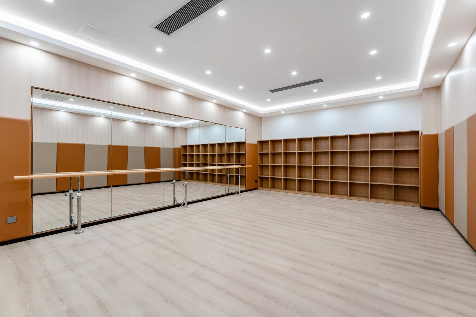 Liang Fan Holiday Inn Guangzhou Exterior photo